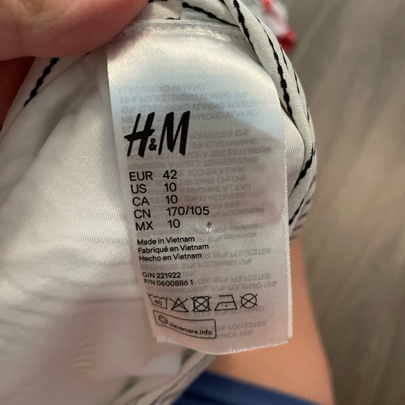 H&M Women’s Black and White Striped High-Waisted Bikini Bottom size 10 - Picture 6 of 6